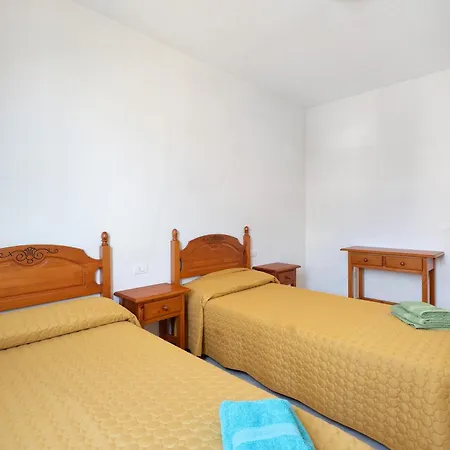 Apartment Isla 4 *